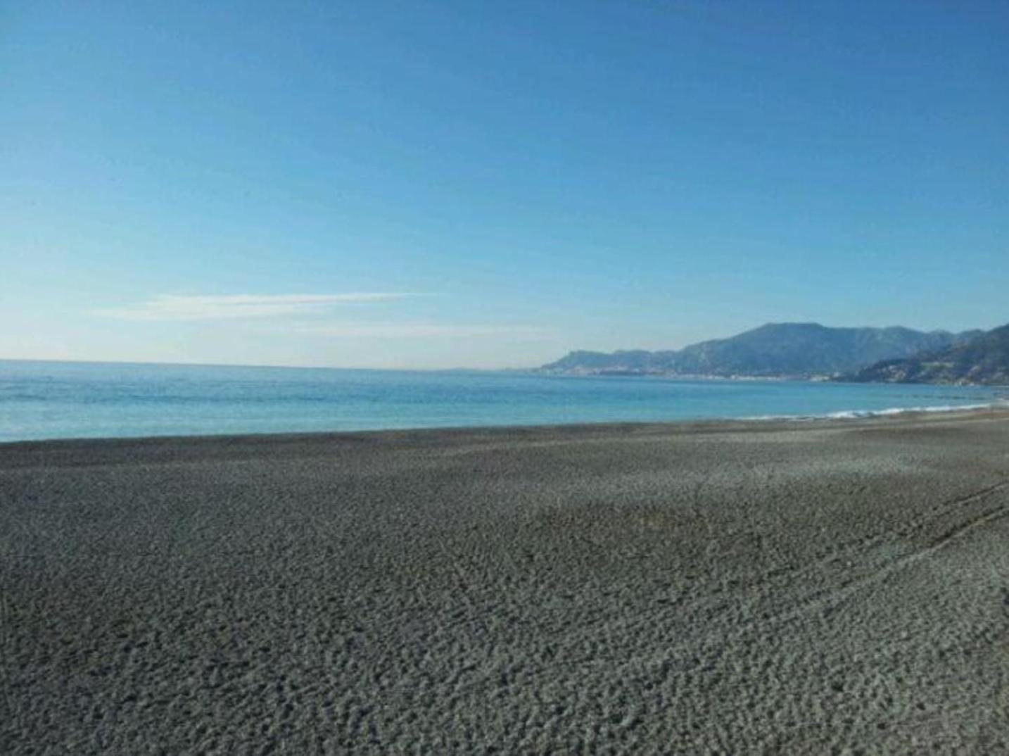 Casa Mare - 250M Dalla Spiaggia Appartement Vallecrosia Buitenkant foto