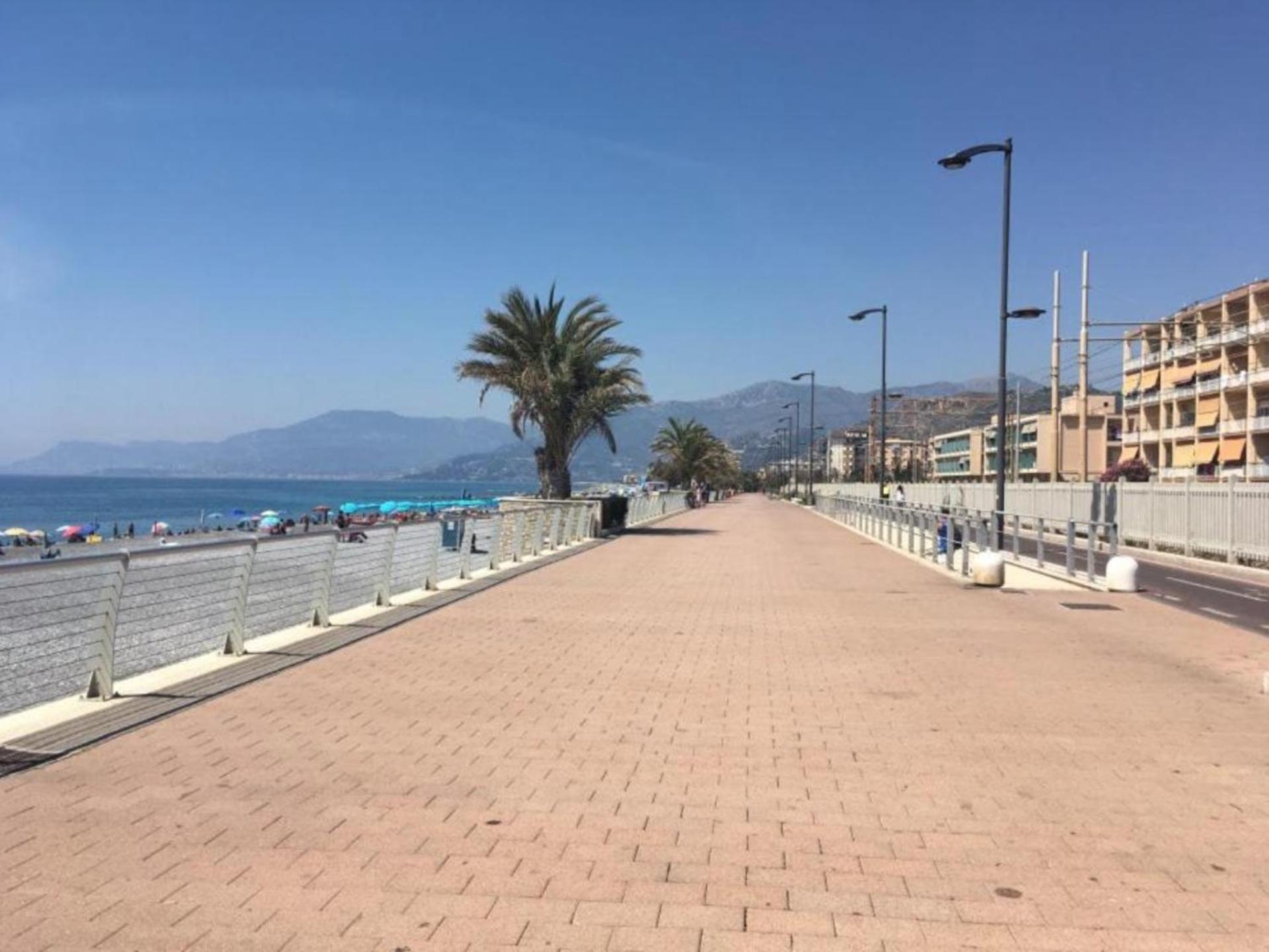 Casa Mare - 250M Dalla Spiaggia Appartement Vallecrosia Buitenkant foto